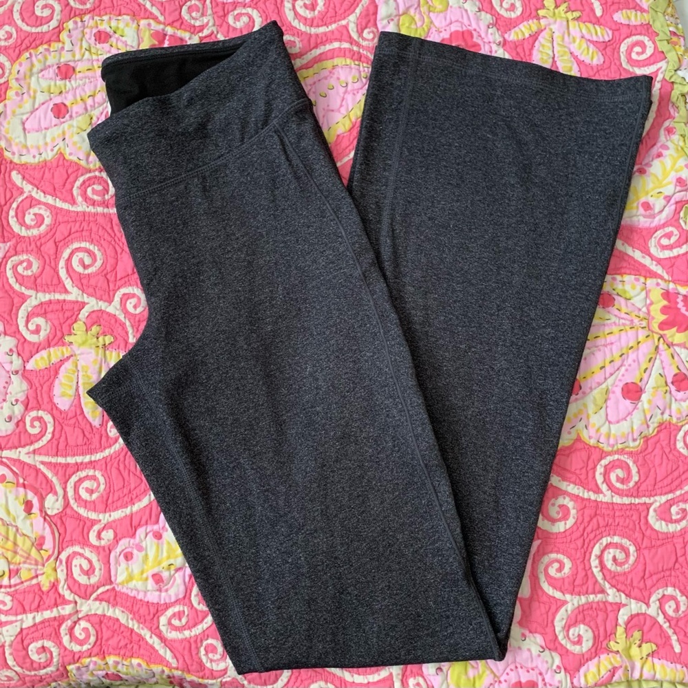 Lucy Flared Leggings size Medium
